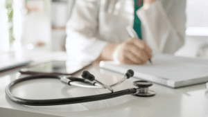 Loi de finances 2026 : quels impacts pour les médecins et dentistes libéraux (SELARL, SELAS, holdings SPFPL et SMHF)